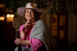 &quot;Peña patria&quot; con la música en vivo de Yamila Cafrune