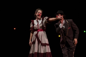 "Bigote de novia" se presenta en Arandú